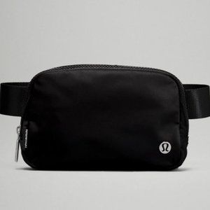 NEW LULULEMON Everywhere Belt Bag Black 143476826 Crossbody Fanny pack Classic